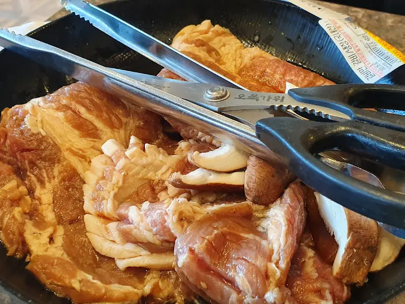 노릇하게 구워진 갈비