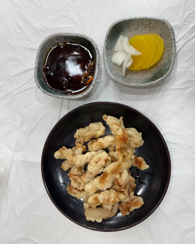 갓 튀겨져 나온 탕수육