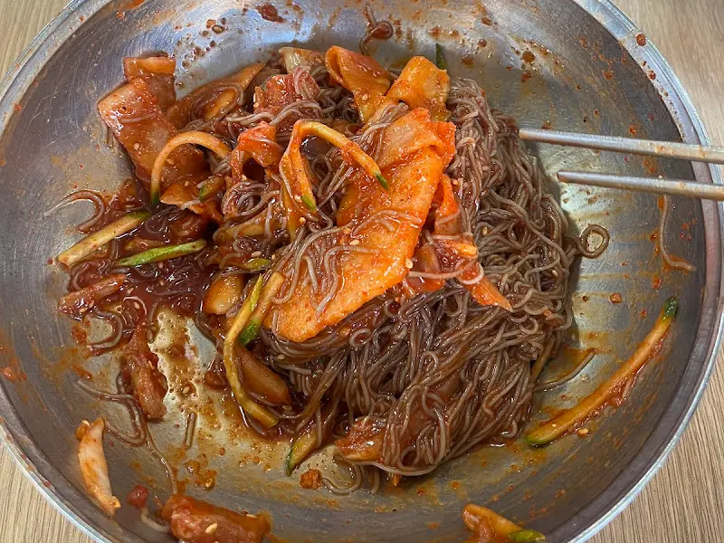회냉면 비빔