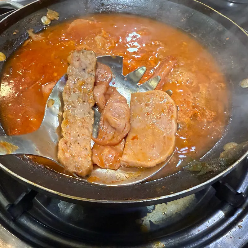 햄, 소시지, 두부 푸짐한 건더기