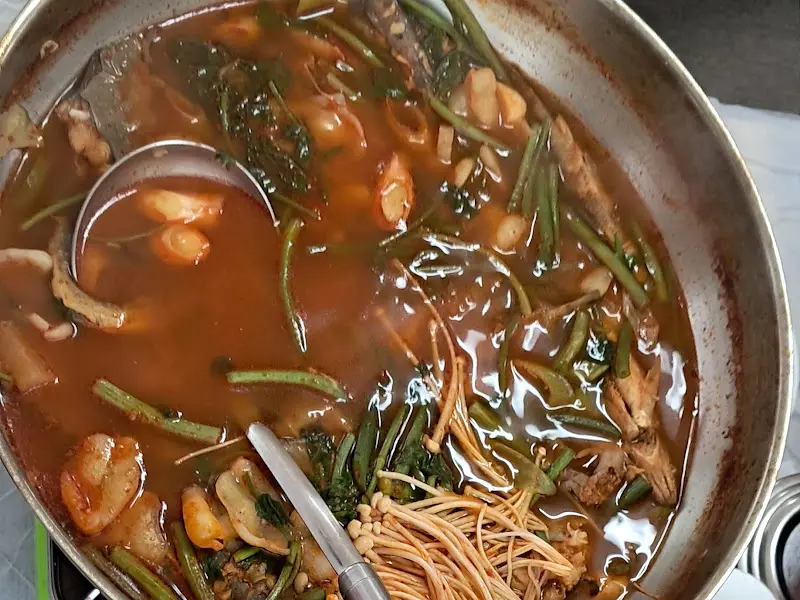 매운탕 속 민물고기