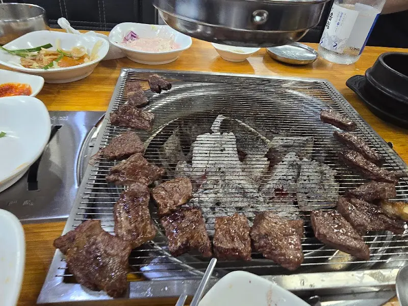 소고기 굽는 모습