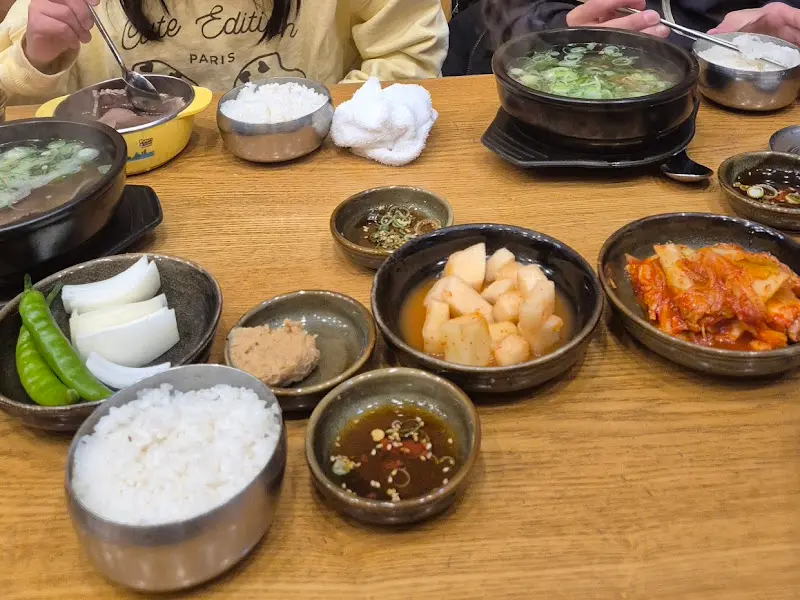 윤가곰탕 한 상 차림