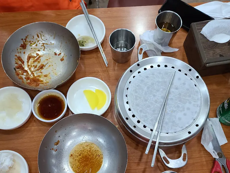 기아할매밀면 테이블 전경
