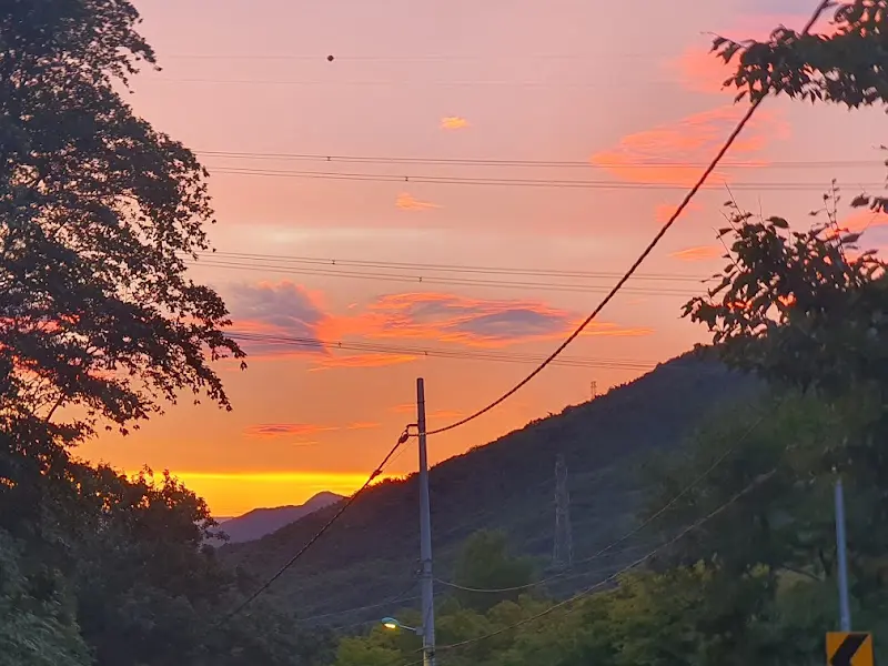 해 질 녘 금정산의 아름다운 풍경