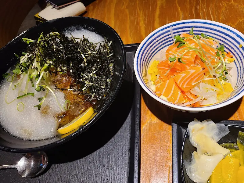 계절향기 메밀소바 냉모밀과 연어덮밥