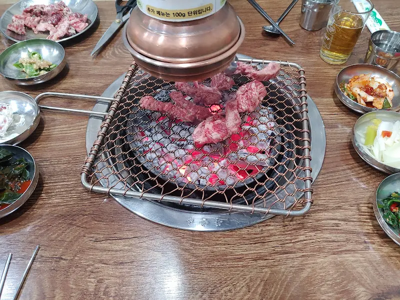숯불 위에서 익어가는 안창살