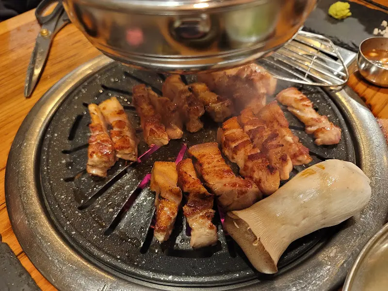 잘 구워진 오겹살