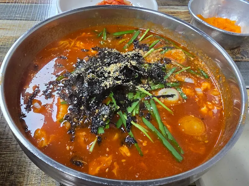 얼큰이 칼국수
