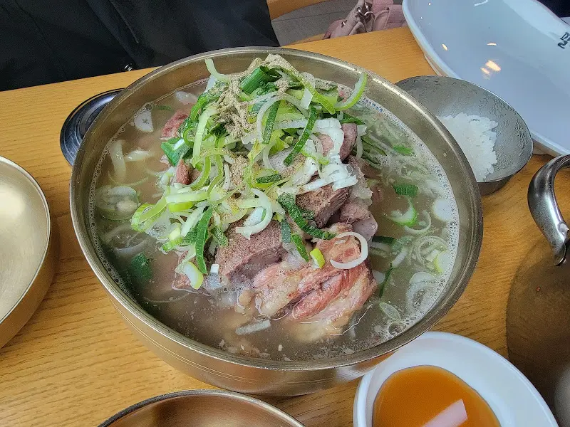 뼈칼국수