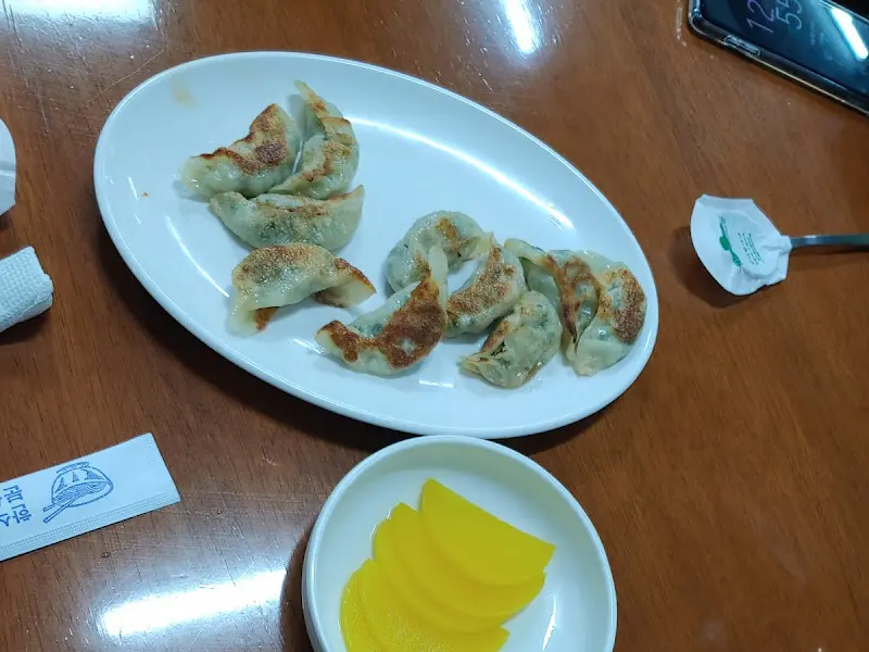 만복분식 군만두 근접샷