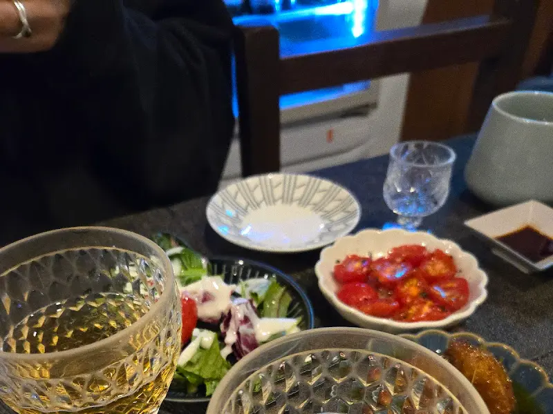 연어덮밥과 밑반찬