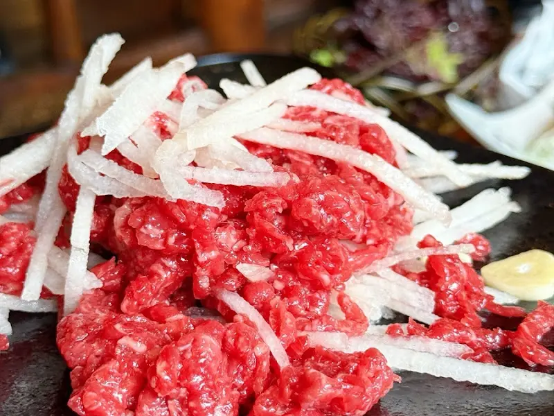 신선한 육회 비주얼