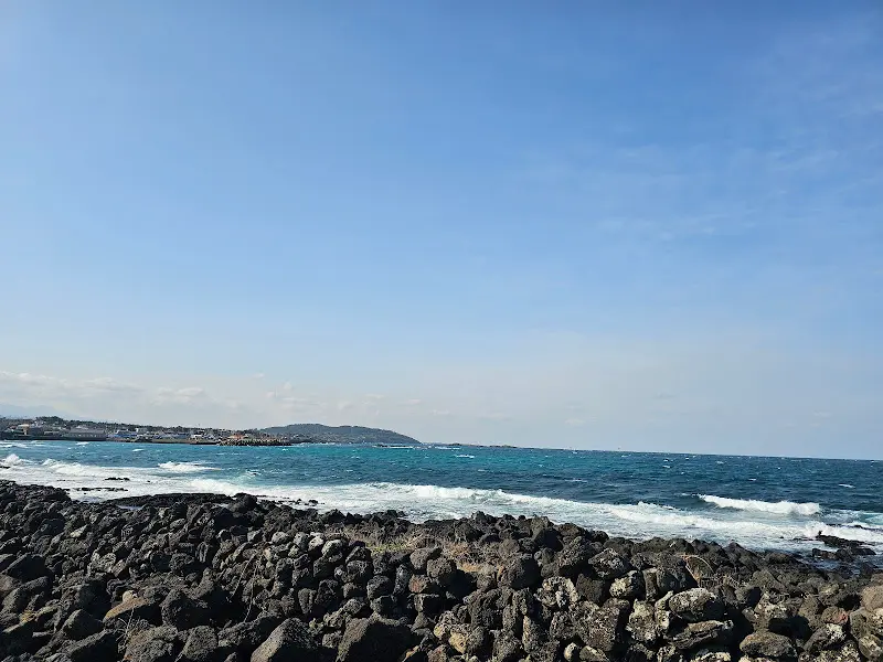 식당 앞 바다 풍경