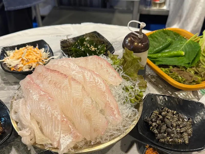 신선한 도다리회