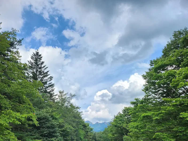속리산의 푸르른 하늘