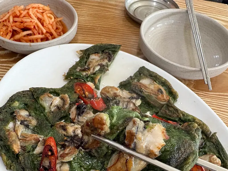 매생이 굴전의 향긋한 바다 내음