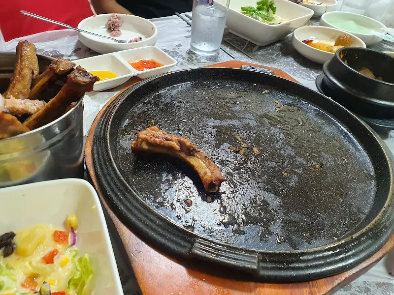 불판 위의 마지막 갈비