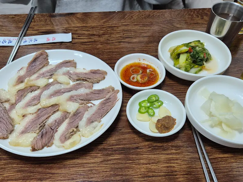 정인면옥 차돌수육