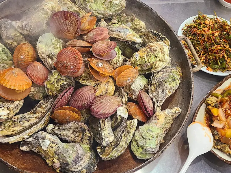굴/가리비 구이 전체샷