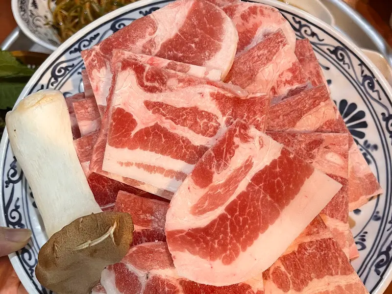 신선한 냉동 삼겹살