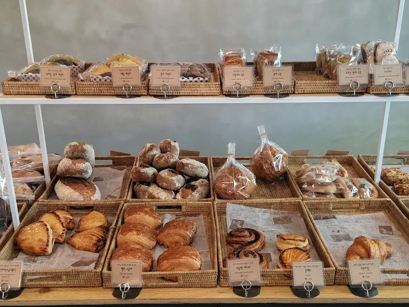다양한 빵 종류