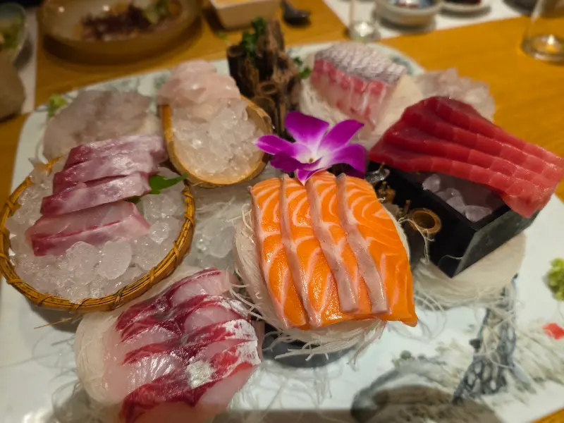 다채로운 사시미