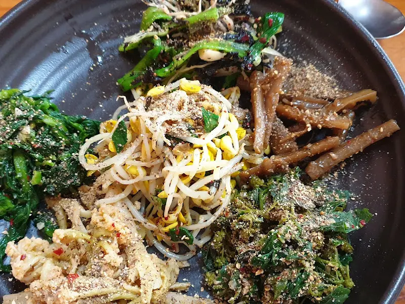 다양한 나물 반찬 클로즈업