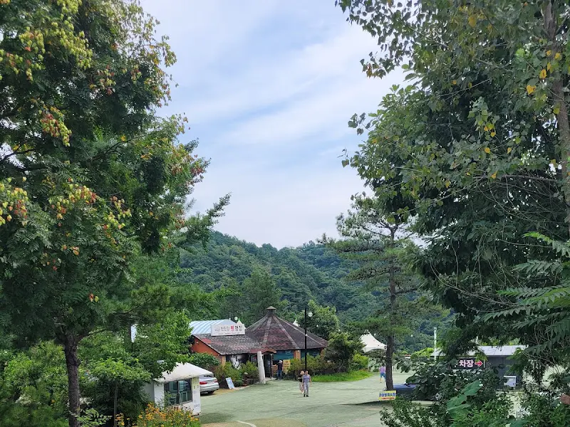 빵집 외부 전경