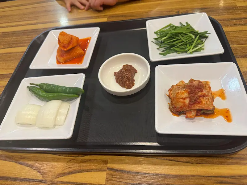 오복돼지국밥 기본 반찬