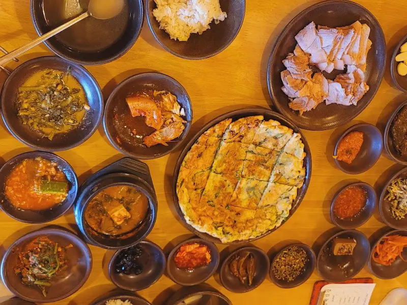 한상 가득 차려진 농원밥상