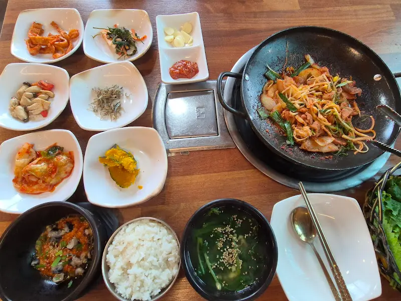 흑돼지 두루치기 한상차림