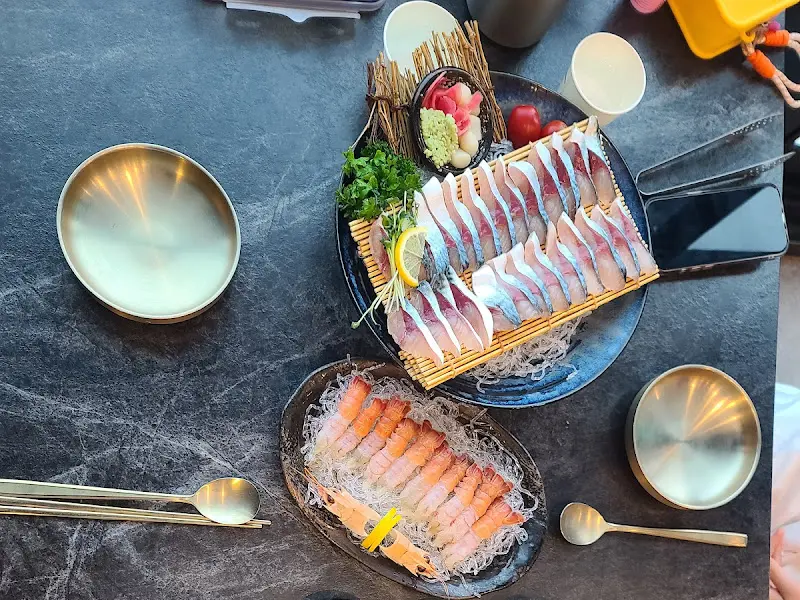 고등어회와 딱새우회