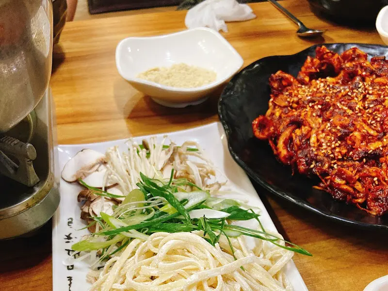 쭈꾸미와 칼국수