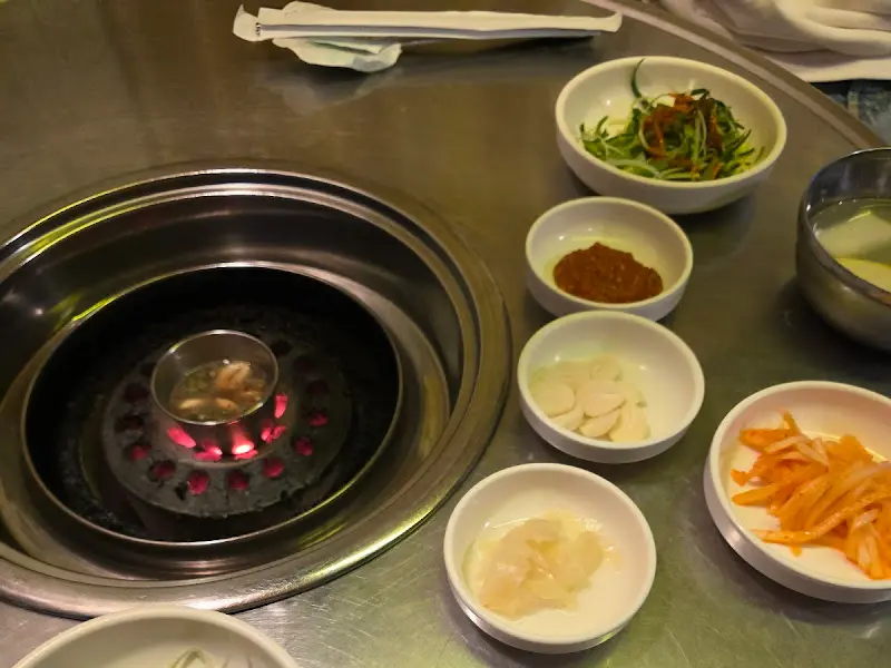 저팔계깡통연탄구이 밑반찬 세팅