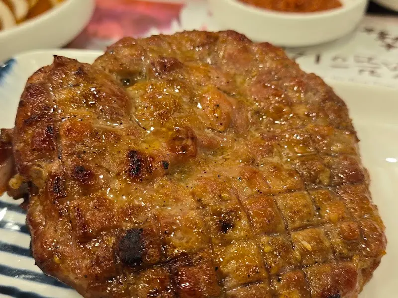 윤기가 흐르는 소 떡갈비