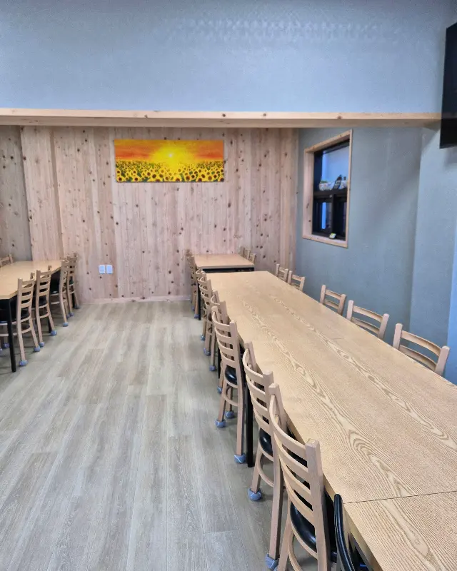 넓은 실내 공간