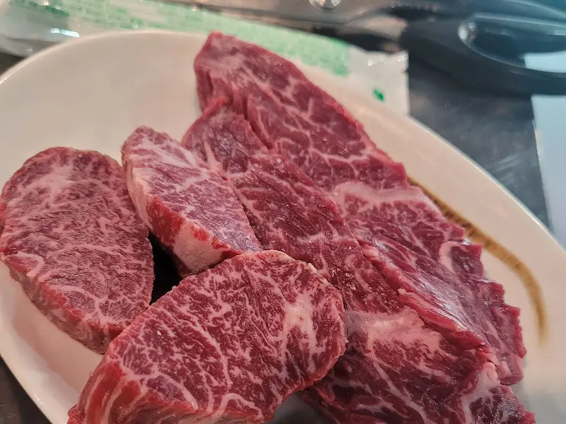 입에서 살살 녹는 육사시미