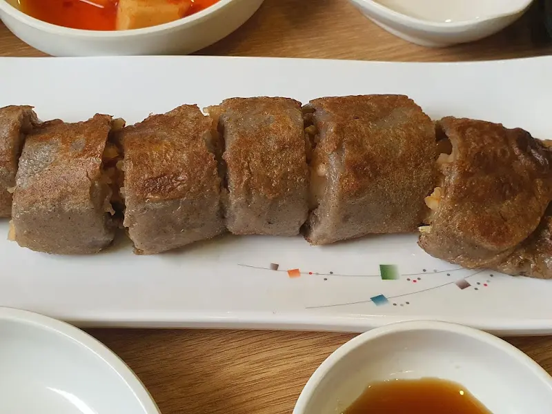 메밀전병 반 접시