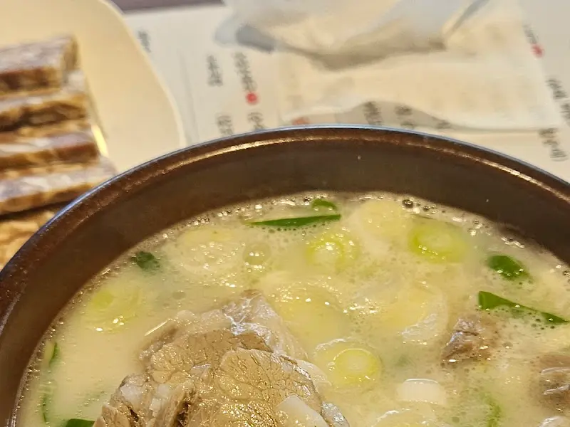 순대국의 푸짐한 건더기
