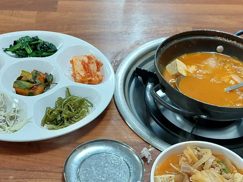 찌개와 밑반찬