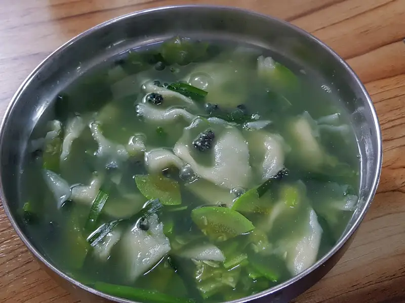 다슬기탕(수제비) 내용물