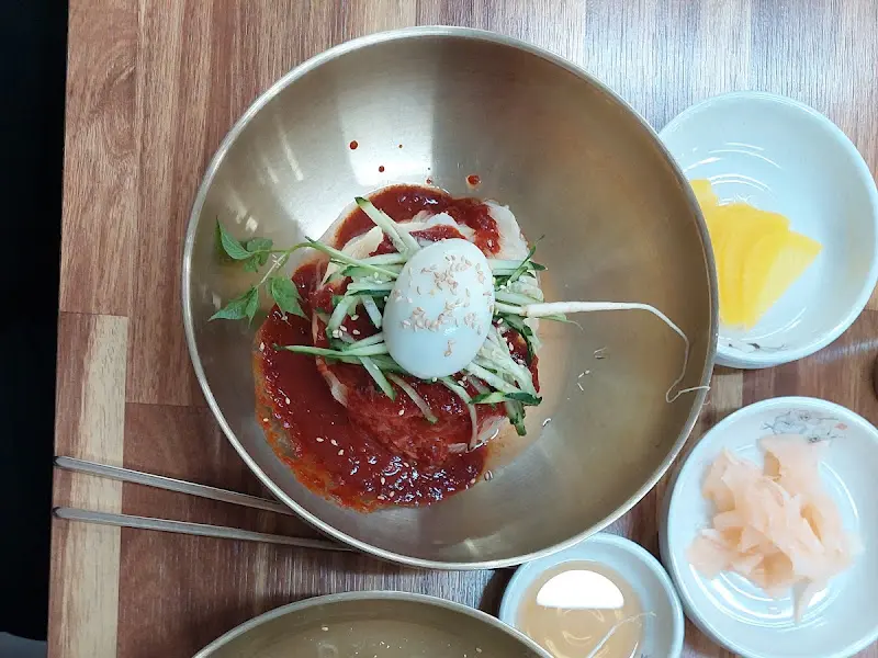 깔끔한 테이블 세팅