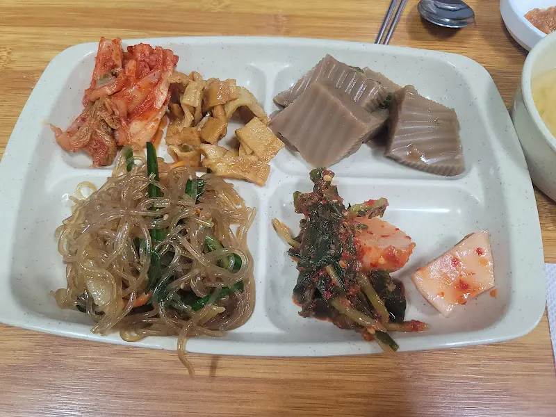 푸짐한 반찬 한 상