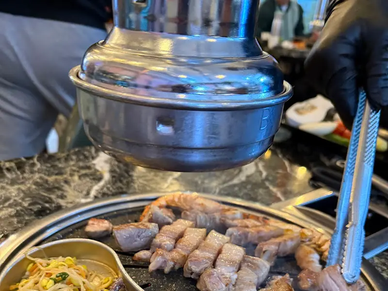 초벌된 흑돼지 오겹살