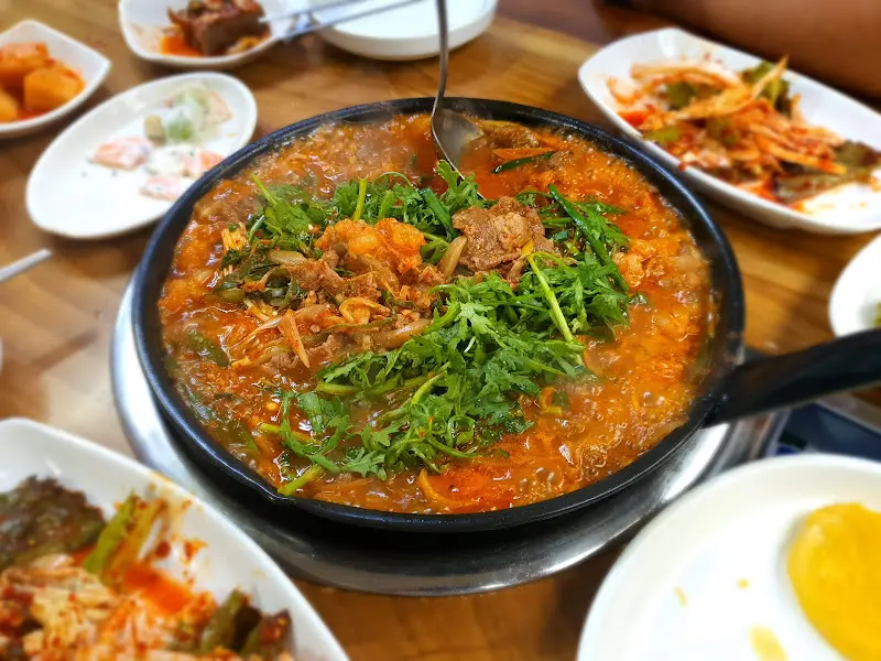 끓고 있는 대창전골