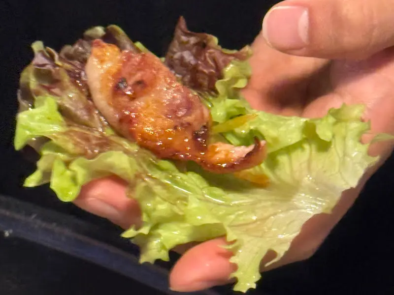 쌈으로 즐기는 돗갈비