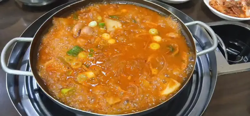 깊고 진한 국물