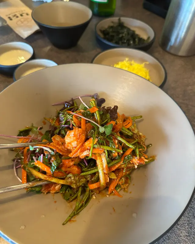 모닭의 초계무침 클로즈업