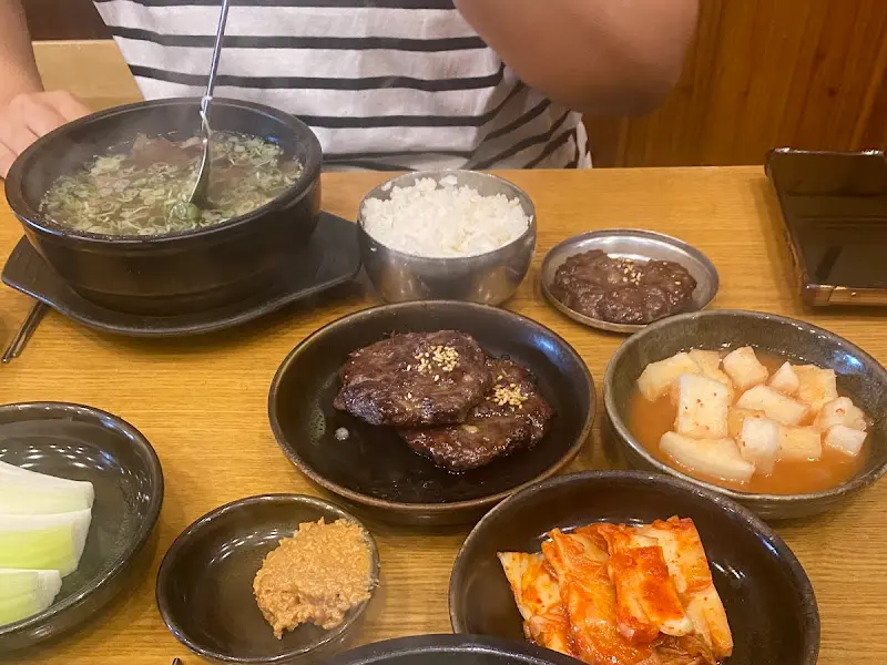 윤가곰탕 전체 상차림